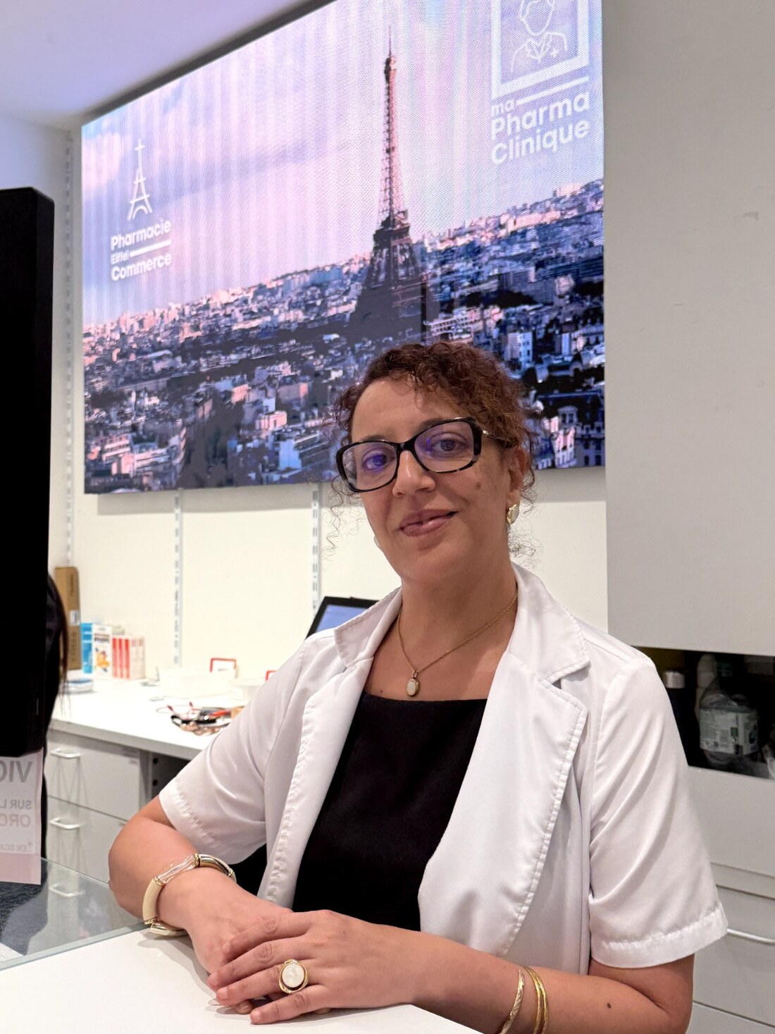 Nawel Meunier dans son environnement professionnel